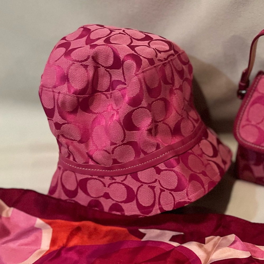 Vintage Coach Pink and Red Women's Purse, Hat and Scarf Set - Picture 2 of 4